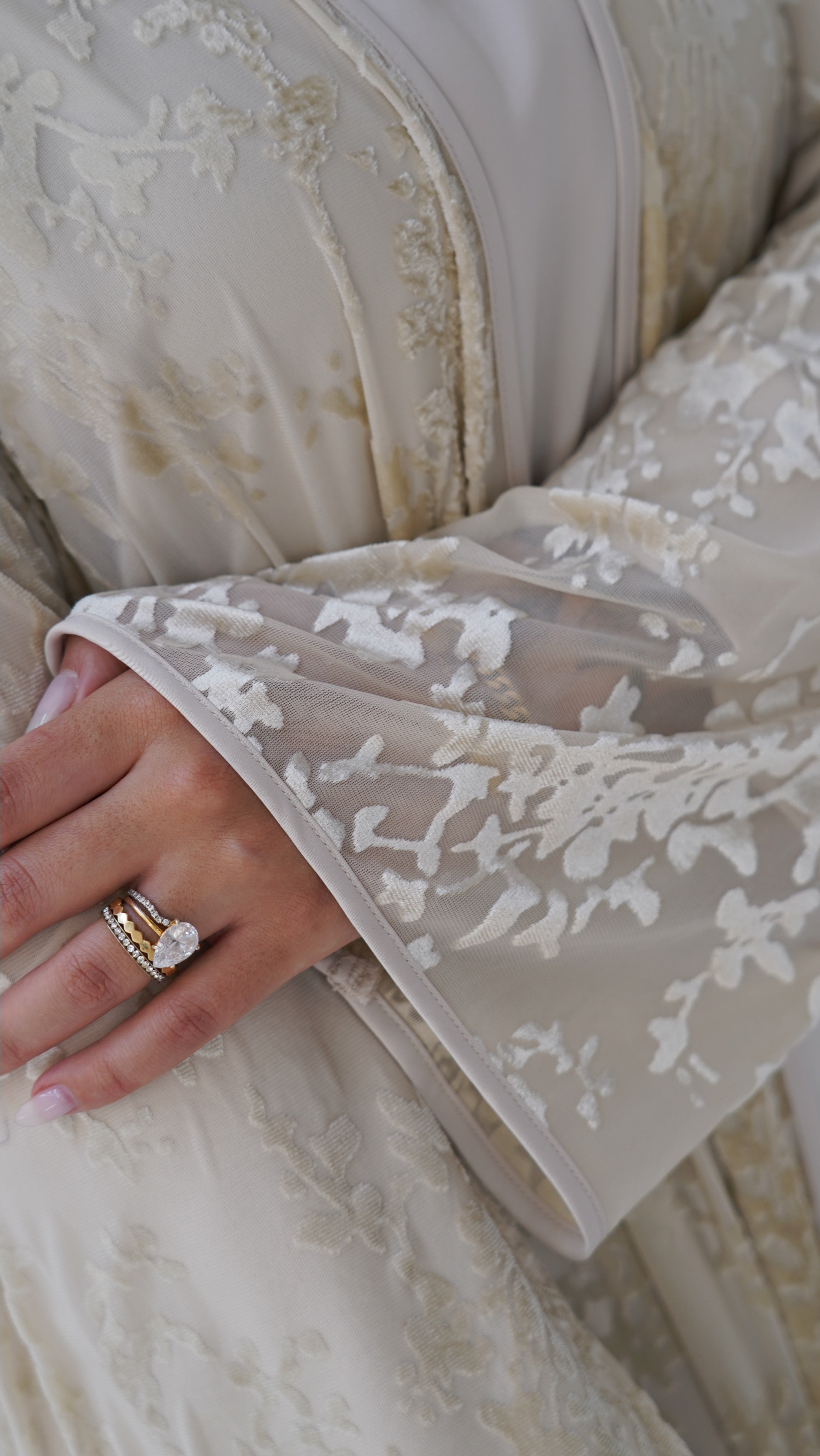 Leila Abaya in Nude