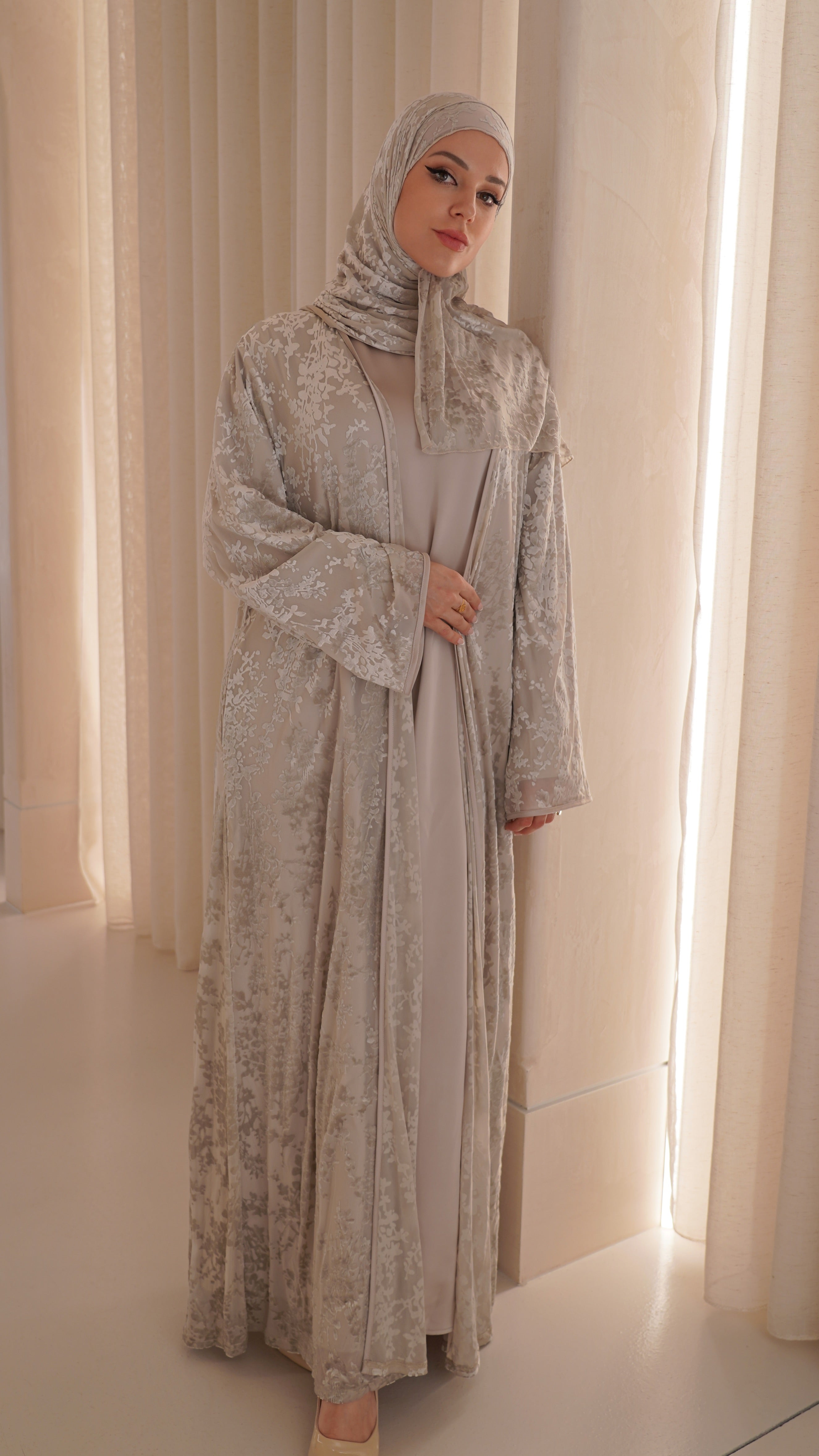 Leila Abaya in Taupe