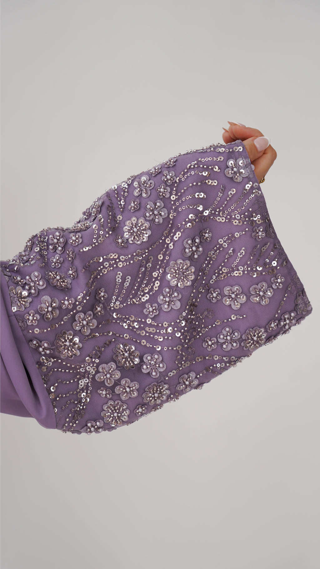 Maryam Abaya in Lilac