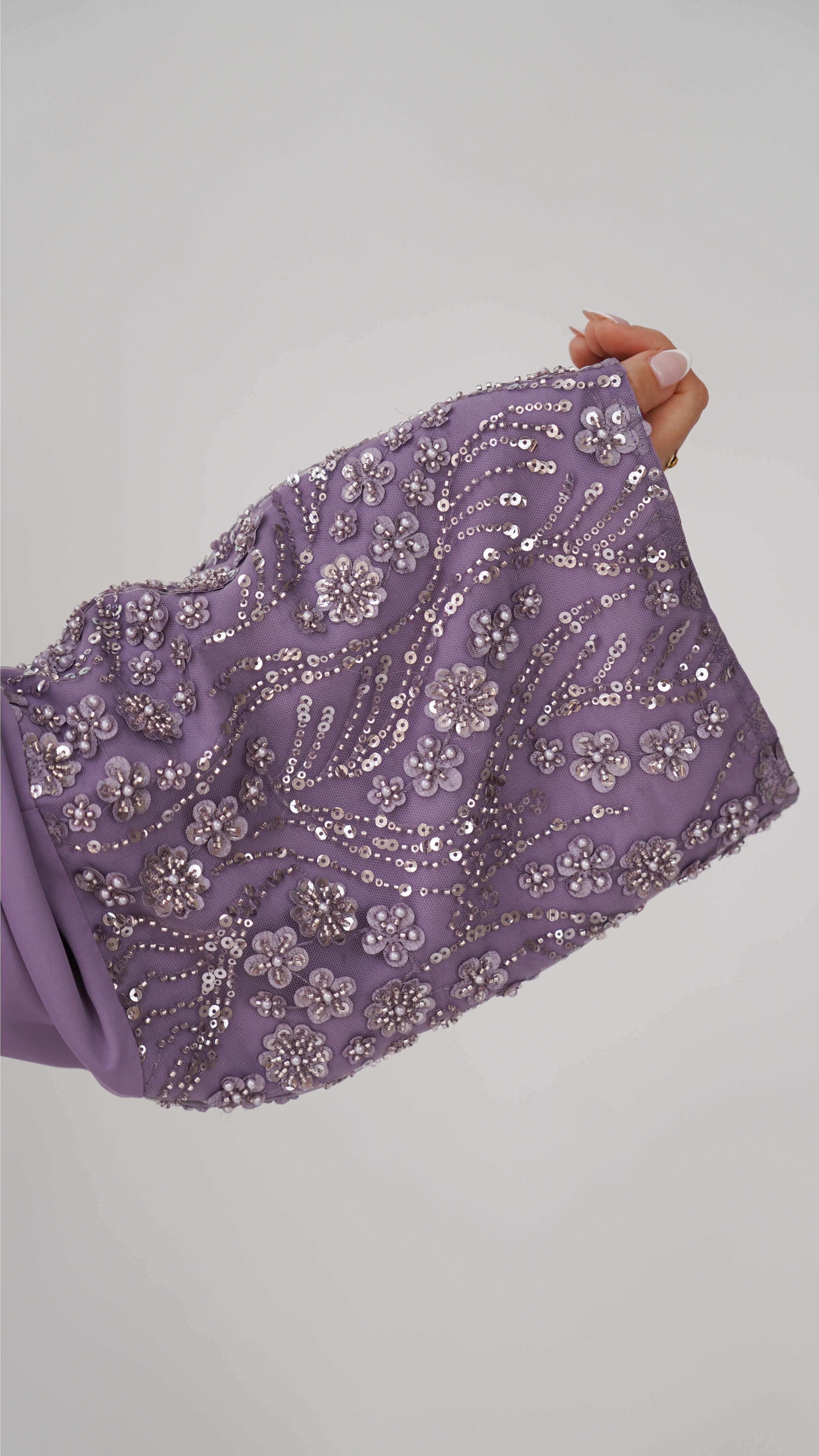 Maryam Abaya in Lilac
