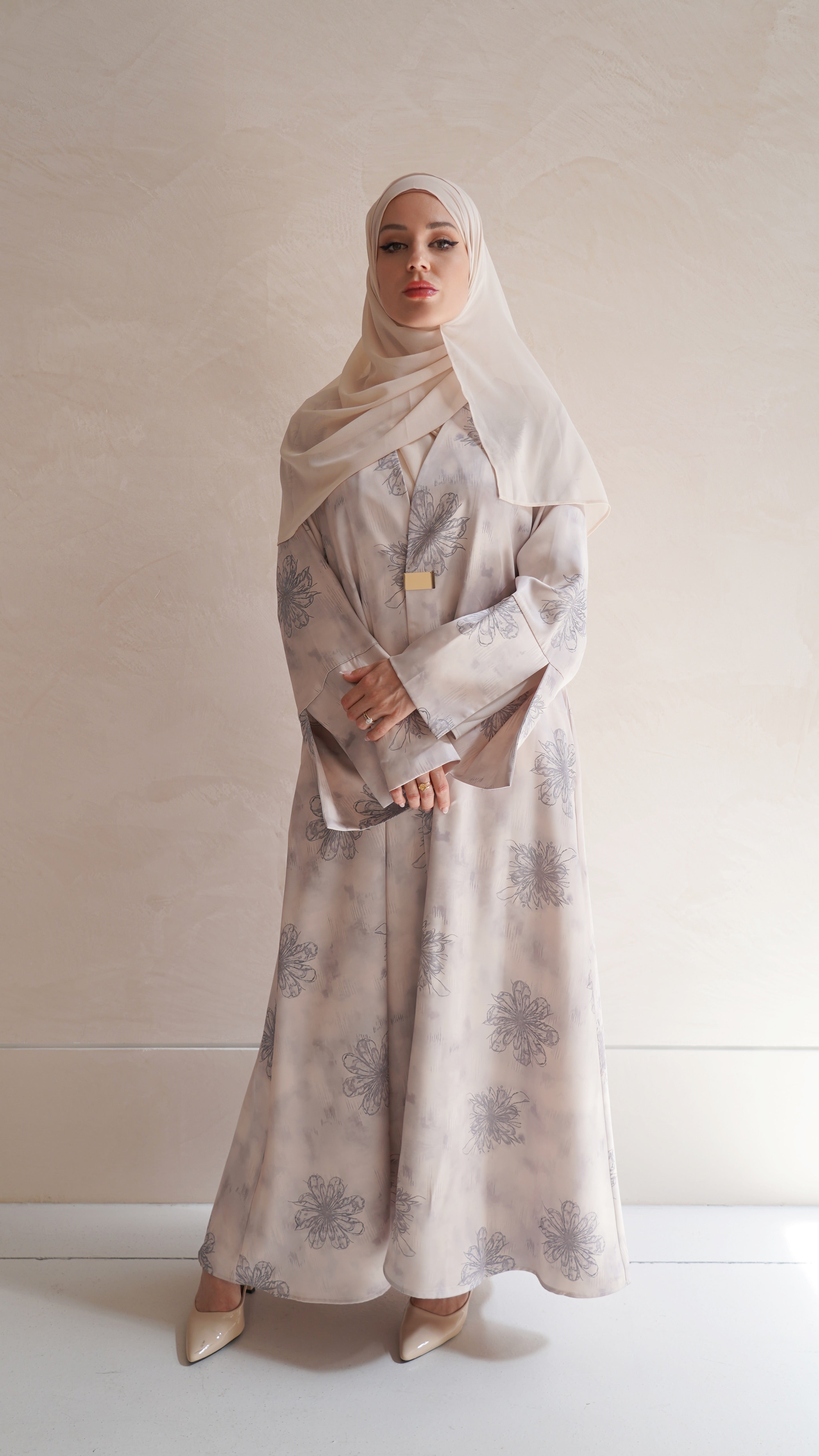 Zahraa Abaya in Nude