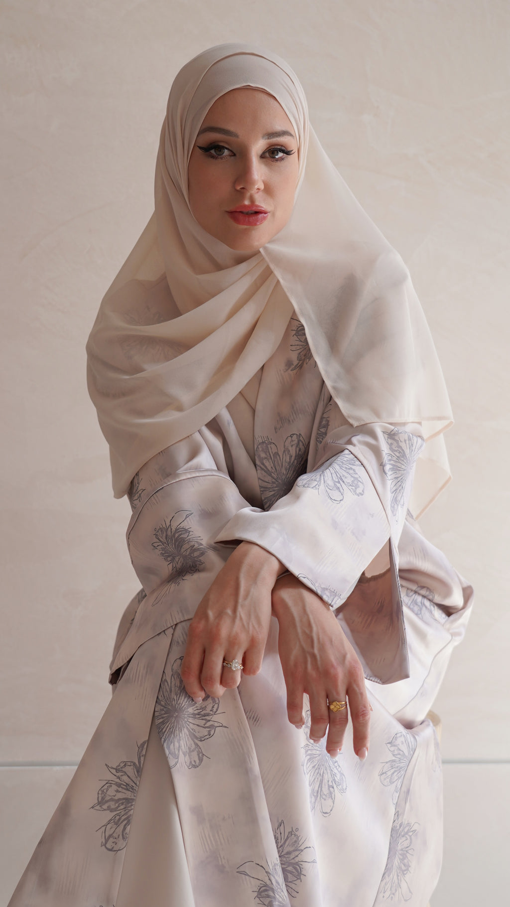 Zahraa Abaya in Nude