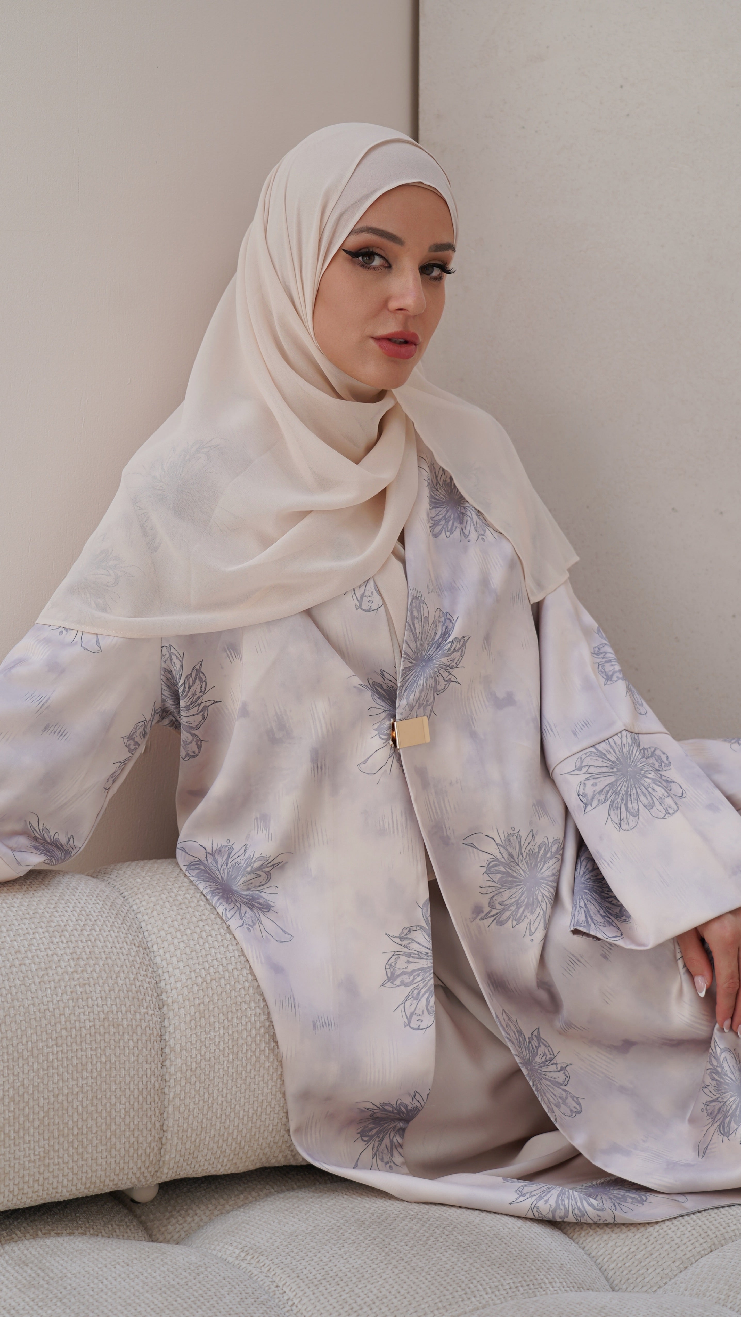 Zahraa Abaya in Nude